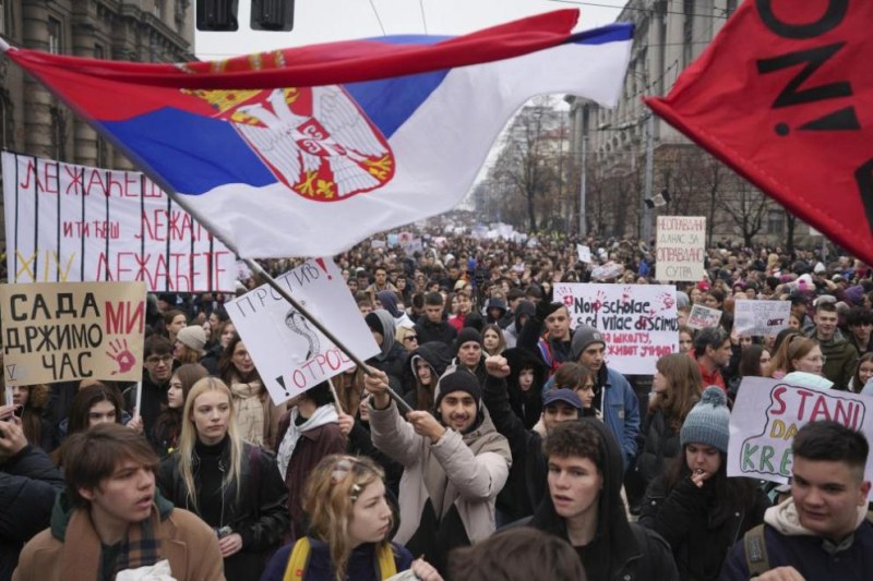 Студентите в Сърбия обявиха, че ще започнат гражданско неподчинение в цялата страна