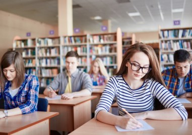 313 ученици от Пловдив не са се явили на изпита