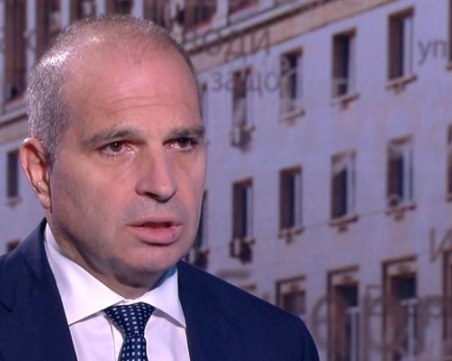 Караджов: Държавата взима мерки срещу войната на пътя
