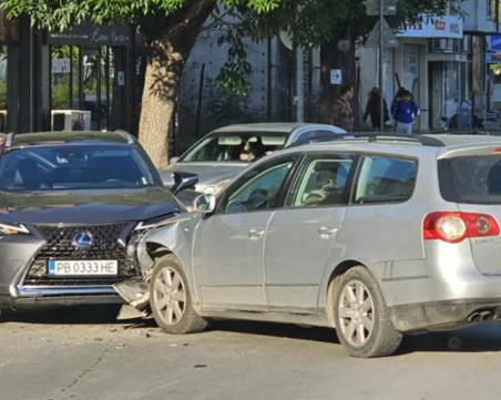 Катастрофа на Пещерско шосе затруднява трафика