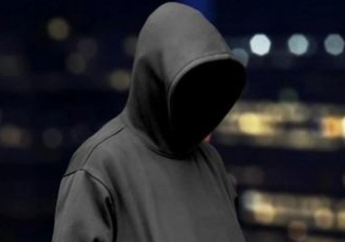 Мъж с тротинетка напада жени в Пловдив – дебне ги и ги опипва