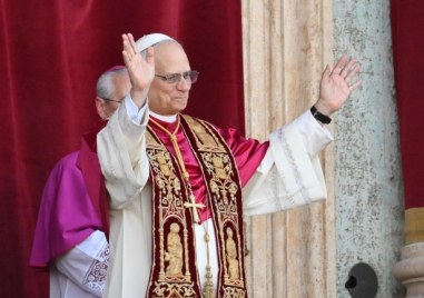 Руският президент Владимир Путин разговаря по телефона с папа Лъв XIV за конфликта в