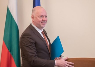 Росен Желязков: Въвеждаме еврото плавно, не стихийно
