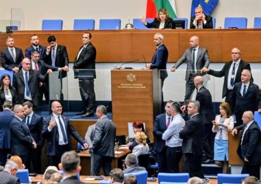 Първите реакции след историческото Да за България се оказаха много бурни и дойдоха