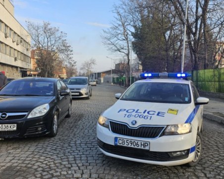 Сапьори и полиция окопираха бензиностанция в Сопот зарадо 