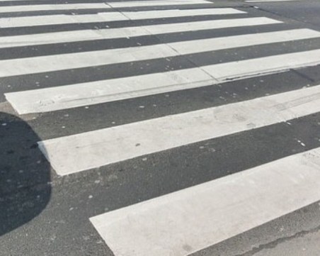 Шофьор блъсна майка с детска количка на пешеходна пътека в Плевен