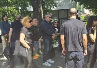 Изпратихме Божана Апостолова - жената, която въздигна българската литература