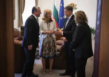 Киселова на среща с Домбровскис и Захариева: Положителните доклади разкриват нови икономически перспективи