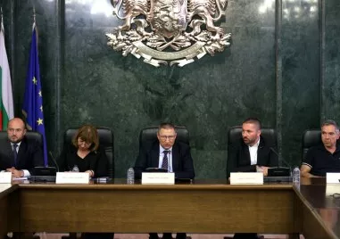 Недостигът на вещи лица и ненавременното изготвяне на ключови експертизи