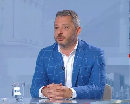 Делян Добрев: От 8 август до края на годината ще има двойно обозначаване на цените