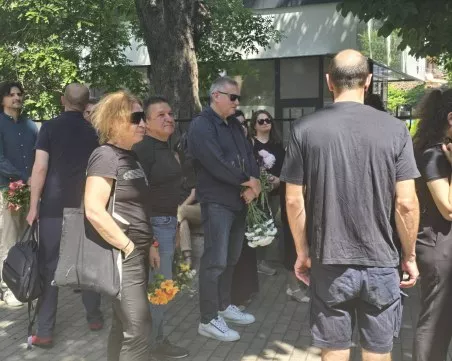 Изпратихме Божана Апостолова - жената, която въздигна българската литература
