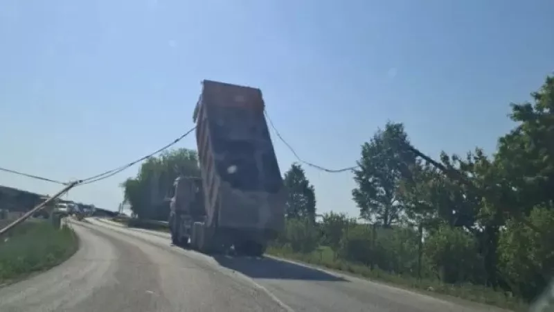 След самосвала на АМ