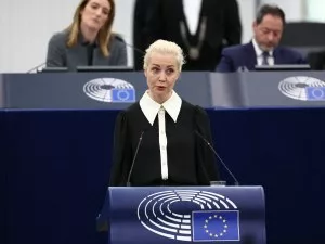 Юлия Навалная призова за борба до победа над Владимир Путин