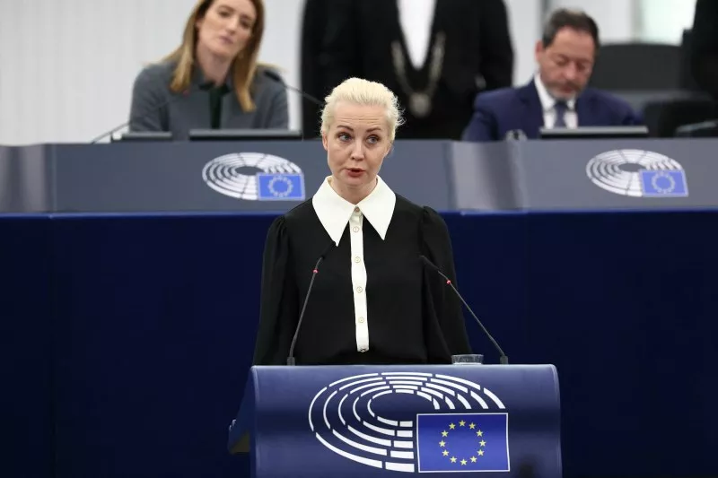 Юлия Навалная призова за борба до победа над Владимир Путин