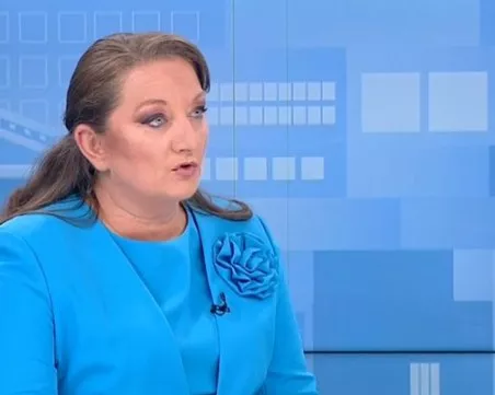 Сачева: ПП-ДБ приличат на силиконови момичета, които се надуват, за да изглеждат красиви