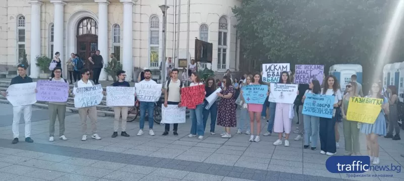 Искаме да лекуваме, а не да гладуваме: Младите медици излязоха с петиция към властта