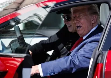 Шумният скандал между президента на САЩ и вече бившият му съратник Илон Мъск намира