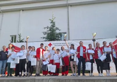 Уроци по хуманност: Младите, които знаят как се спасява живот