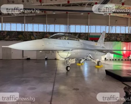 Вторият F-16 кацна в авиобаза „Граф Игнатиево