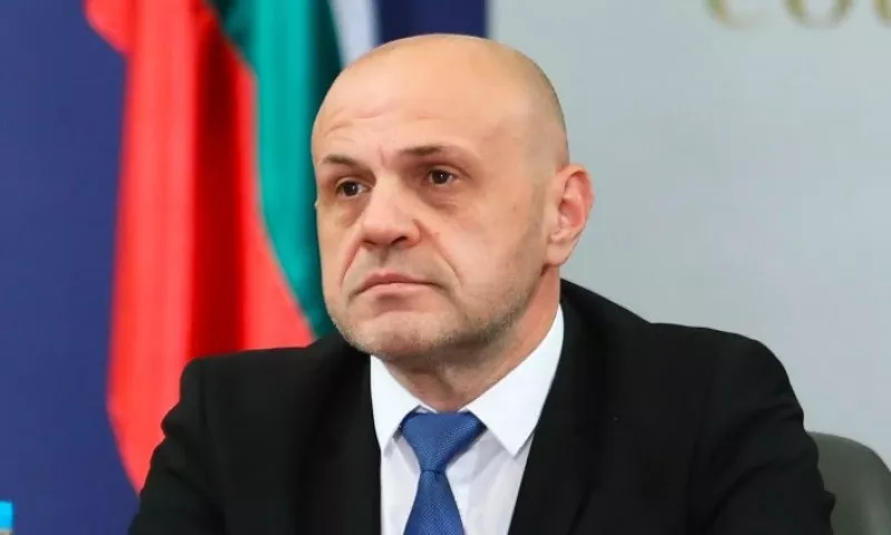 Томислав Дончев: Президентът очевидно готви политически проект