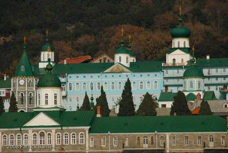 Три манастира в Света гора с щети след силното земетресение в Егейско море