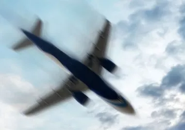Самолет с 20 души на борда се разби в САЩ
