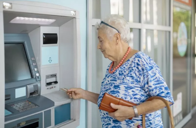 Започна изплащането на пенсиите