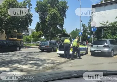 Две жени и дете са били блъснати докато пресичат на