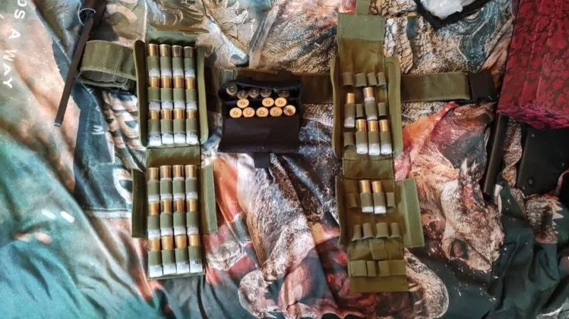 Спецоперация в Бургас: Иззеха богат боен арсенал от частен имот