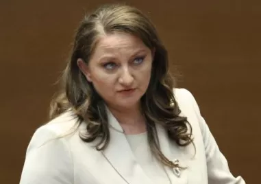Деница Сачева: Румен Радев играе със страховете на хората за лична полза