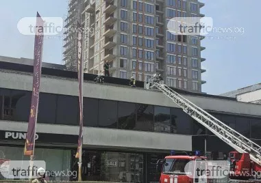 Дим и пушеци в дискотека „Сиктерс при пожара, огнеборци чупят прозорци, за да отдимяват ВИДЕО
