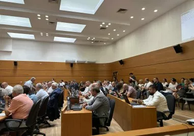 Увеличават заплатите на медицинския персонал в детските градини и училищата в Пловдив