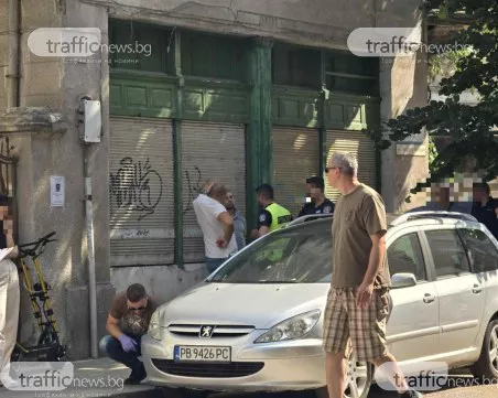 Арест в Пловдив! Полицаи хванаха дилър по време на сделка, опитал да избяга СНИМКИ