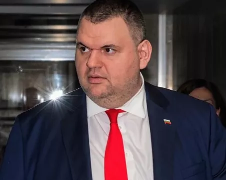 Делян Пеевски подкрепи Митов: Не трябва да подава оставка, няма никакви основания