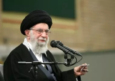 Върховният лидер на Иран аятолах Али Хаменей заяви че военните