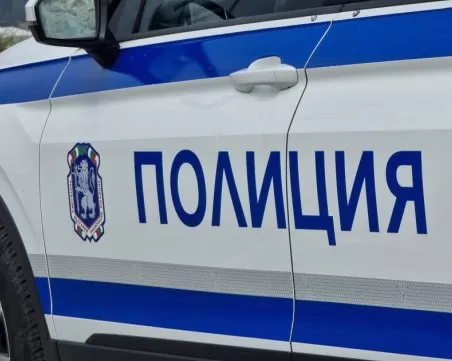 Полицията задържа 17-годишен за счупена витрина в Пловдив