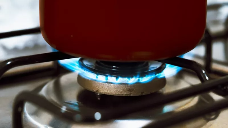Мъж е с изгаряния след взрив на газова бутилка в апартамент в Хасково