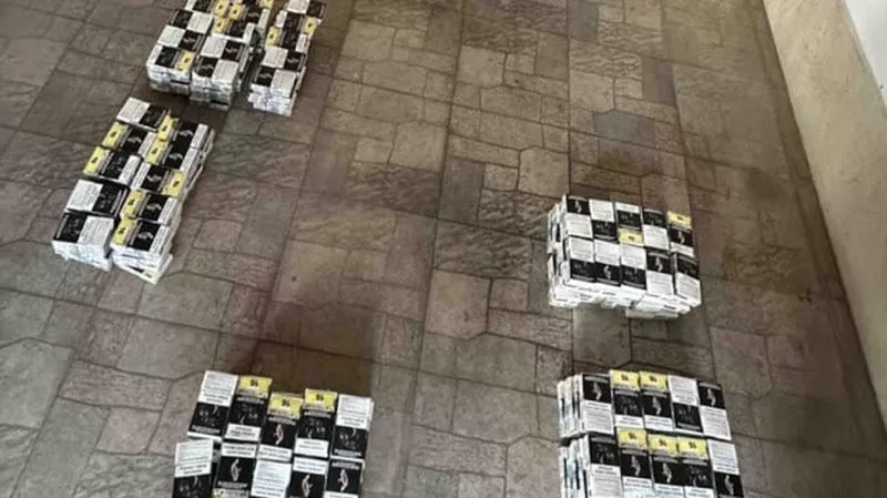В момента на продажбата: Двама мъже са задържани за търговия със 150 кг безакцизен тютюн за наргиле