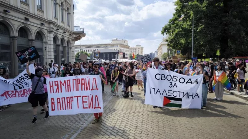 Започна шествието на София Прайд
