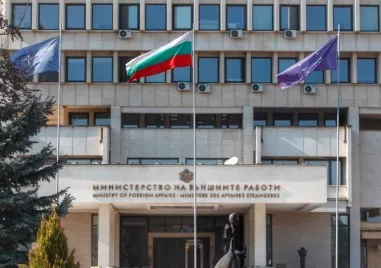 МВнР: Непрестанно сме във връзка с нашите сънародници в Израел