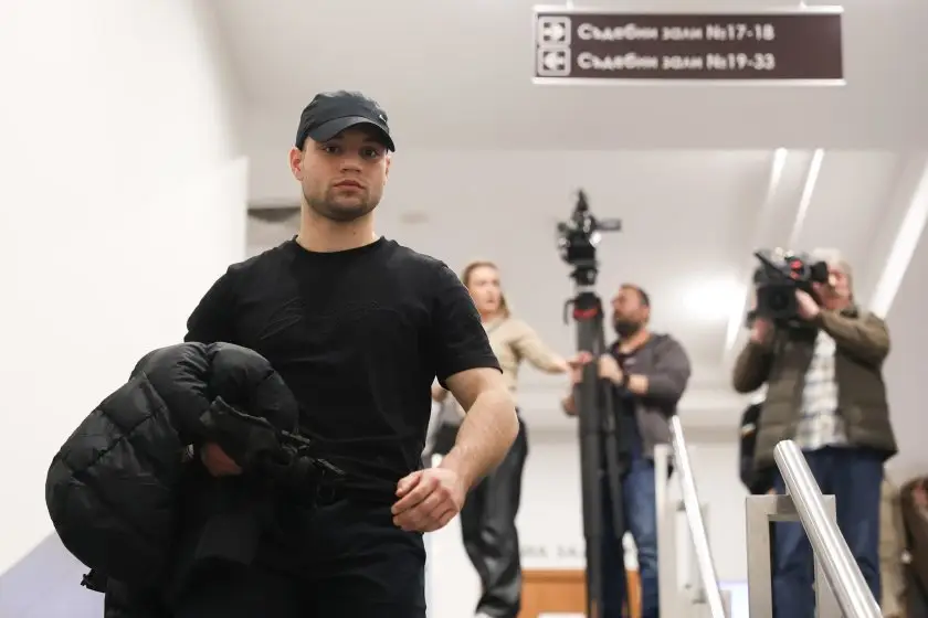 Съдия от Софийски районен съд е отказал да наложи постоянен арест на прокурорския син от Перник