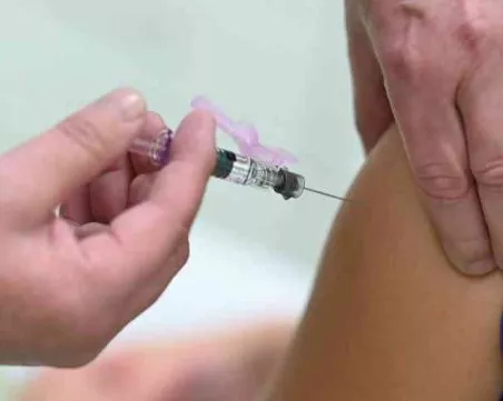 HPV не е само женски проблем: Стартира ваксинацията и за момчета