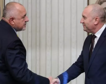 Борисов: Радев не спира да лети с 