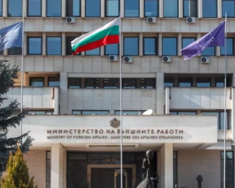 МВнР: Двама български граждани бяха евакуирани от Иран