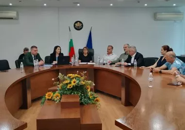 Областният съвет за тристранно сътрудничество предлага пакет от мерки за подобряване на грижата за възрастни хора