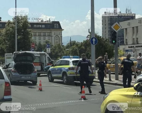 Блъснаха човек до Тримонциум, линейка и полиция са на място