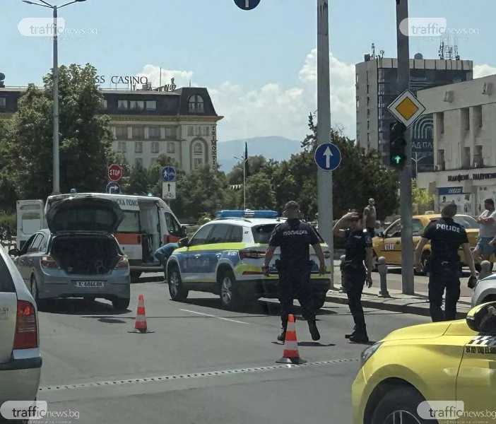 Блъснаха човек до Тримонциум, линейка и полиция са на място