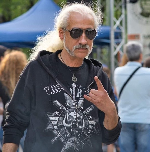 Тони Сатаната: Рокът винаги ще е език на бунта, а S'cool Rock Fest открива младите бунтари днес
