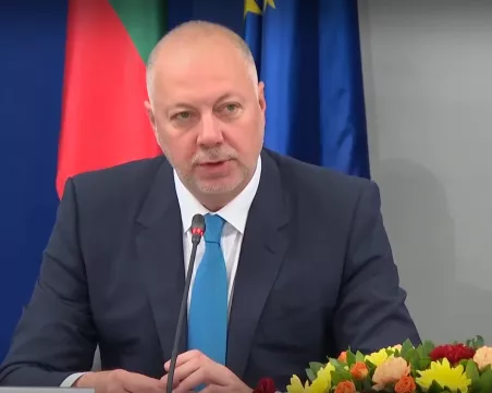 Желязков на дискусия за еврото: Държавните органи следят за необосновано покачване на цените