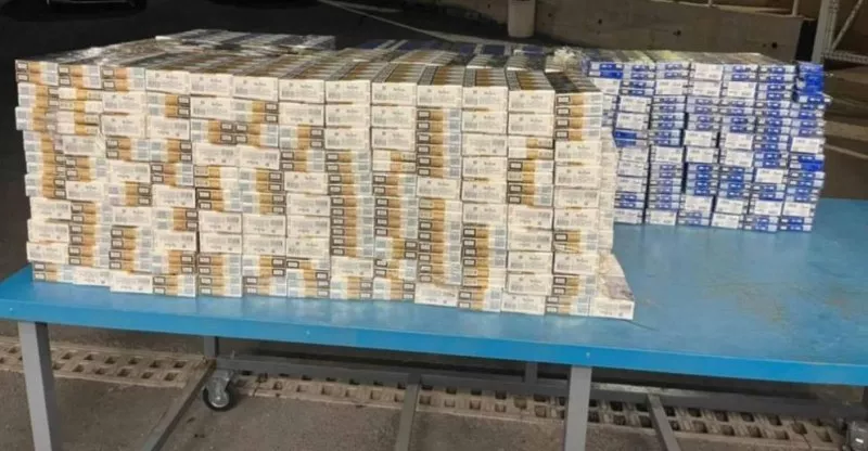 Гранична полиция откри контрабанди цигари, укрити под ламинат